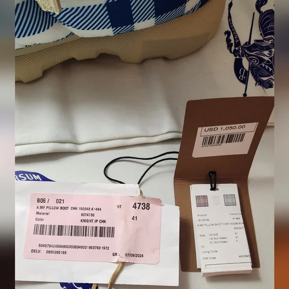 Burberry Pillow Booties -UNISEX - Mens Size 40 - Size 7.5/8 - Wmn Sz 9/9.5 - Picture 6 of 14